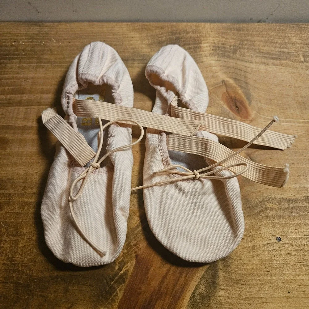 Bloch Pink Canvas Ballet Slippers Girls Size 1.5 D Split Sole Dance Shoes